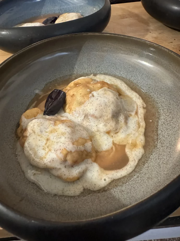 Œuf parfait, écume de parmesan, création de Pierre Buvat, chef à domicile à Dieppe