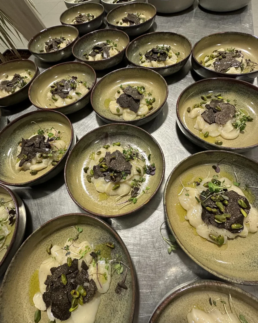 Velouté de chou-fleur, truffe noire, création de Pierre Buvat, chef à domicile à Dieppe