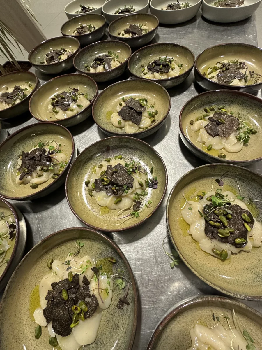 Velouté de chou-fleur, truffe noire, création de Pierre Buvat, chef à domicile à Dieppe